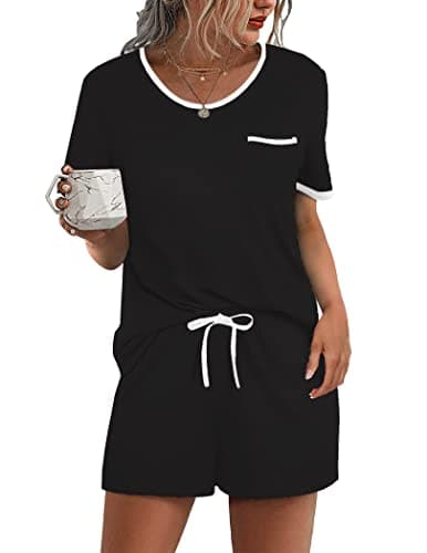 Ekouaer Ensemble pyjama 2 pièces pour femme avec haut et short à manches courtes, vêtements de nuit confortables, poche poitrine, noir