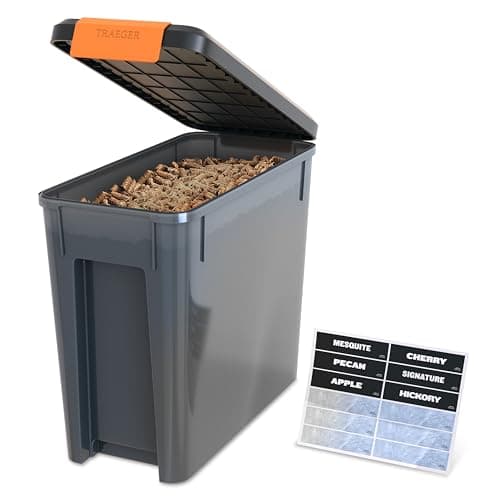 Traeger Grills BAC637 Bac de stockage de granulés Stay Dry avec couvercle verrouillable, récipient à granulés de bois d'une capacité de 22 lb avec autocollants de saveur, conception empilable,...