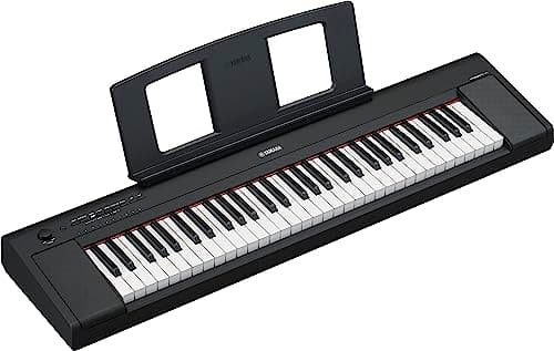 Yamaha Piaggero Piano numérique ultra-portable 61 touches, touches tactiles, métronome, fonction d'enregistrement, noir NP15B