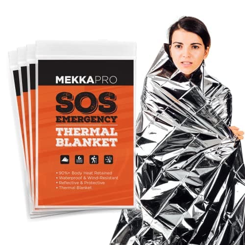 MEKKAPRO SOS Camping Couvertures d'urgence en Mylar (paquet de 4), format de poche pour les urgences, le camping, l'extérieur, la randonnée, la survie, les premiers secours (argent)