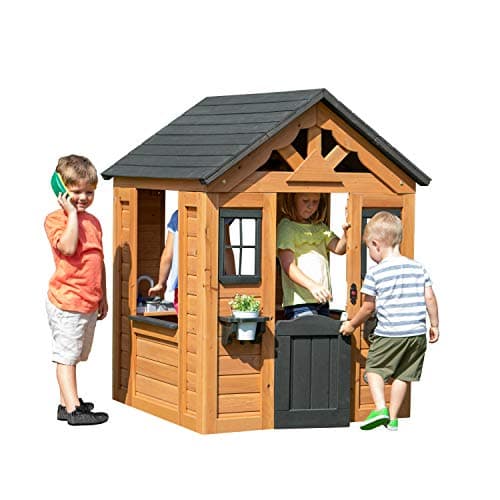 Backyard Discovery Sweetwater Maisonnette en bois de cèdre, porte demi-taille, fenêtre latérale, accessoires de jeu, casseroles et poêles avec ustensiles, sonnette de travail