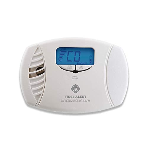 First Alert CO615A Carbon Monoxide Plug-In Alarm with Battery Backup and Digital Display